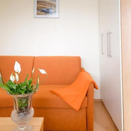 Apartment F23 App 25 Kurt S Island